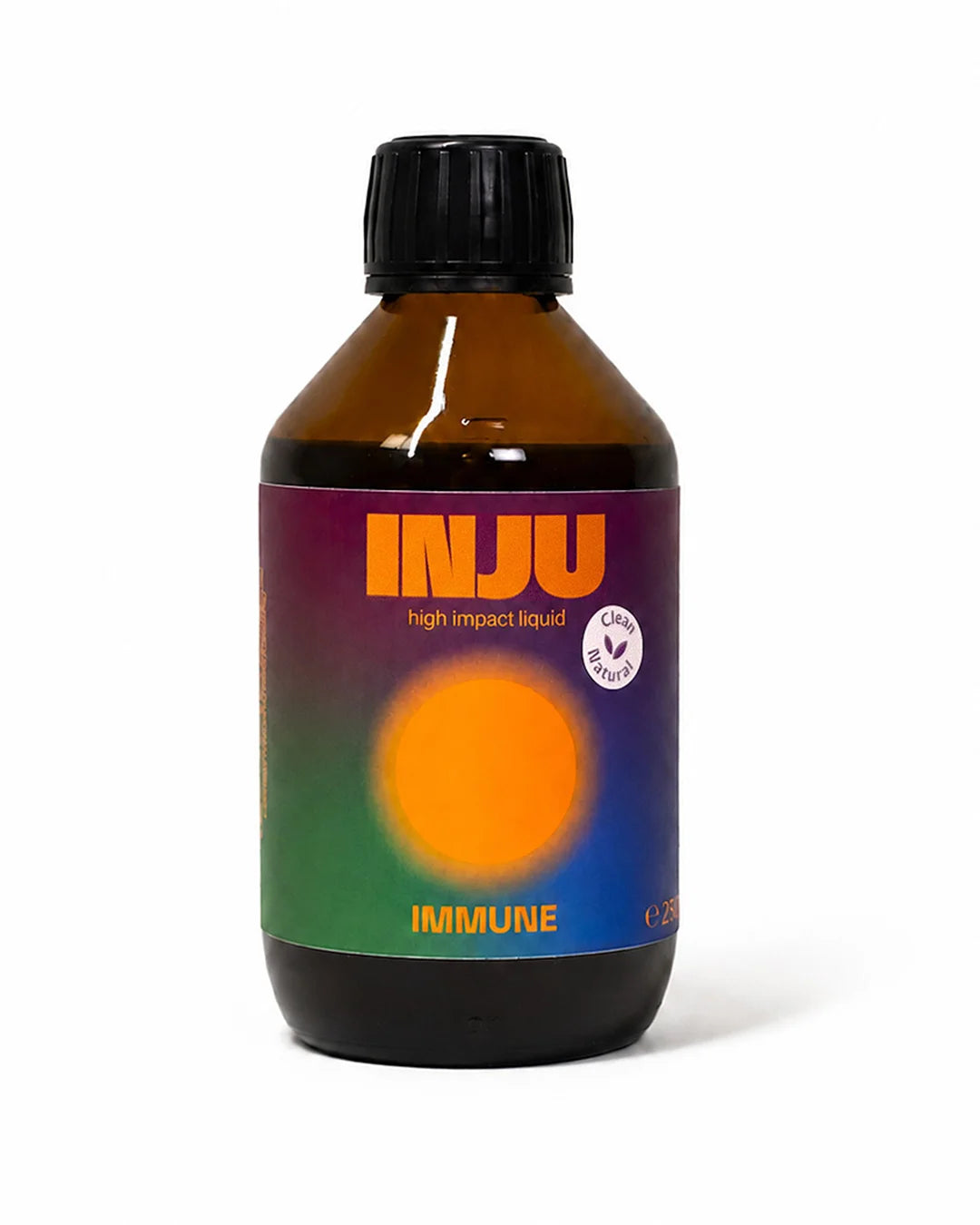 Braune Glasflasche „INJU Immune“ mit einem Etikett in Violett-Grün-Blau-Farbverlauf und einem großen orangefarbenen Kreissymbol in der Mitte.